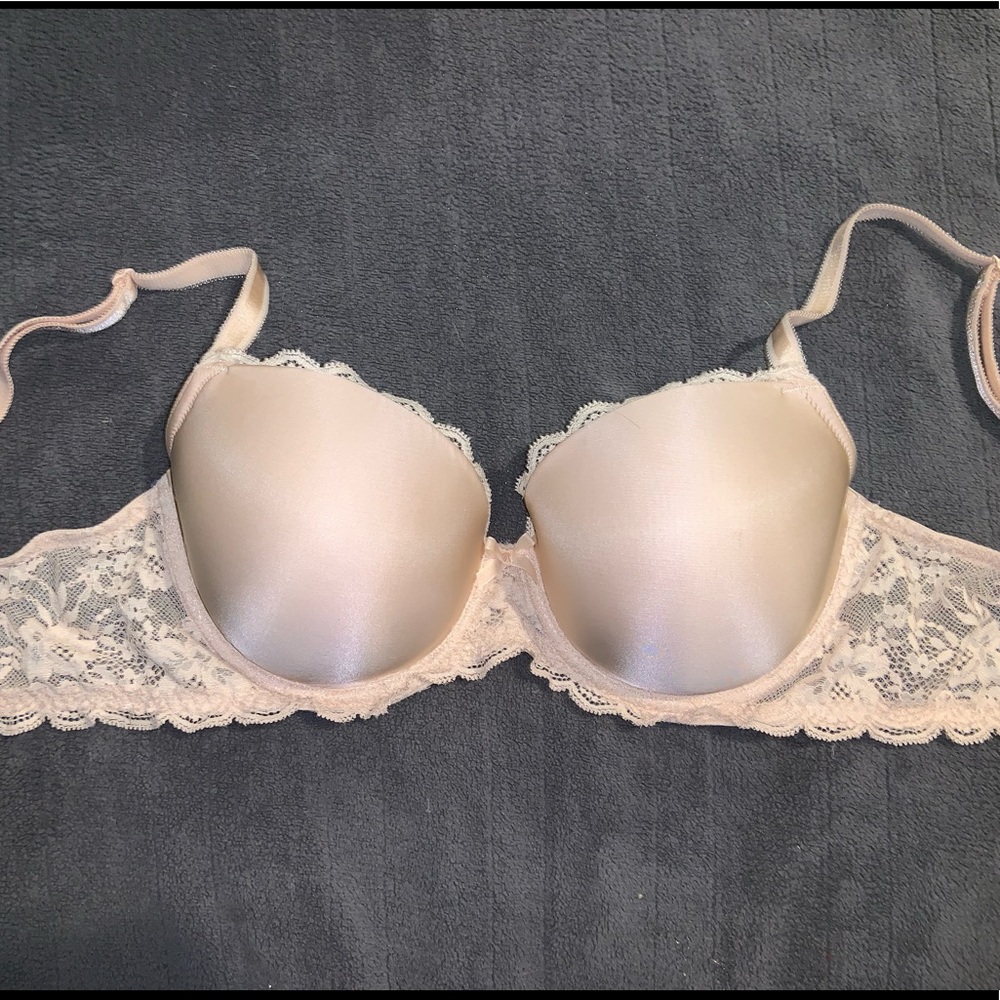 victoria’s secret nude bra with lace